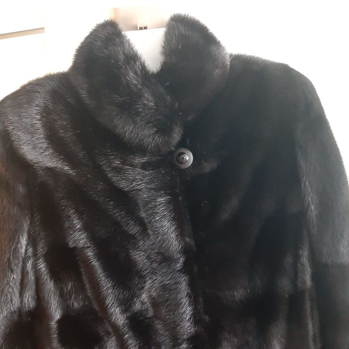 Продам норковую шубу