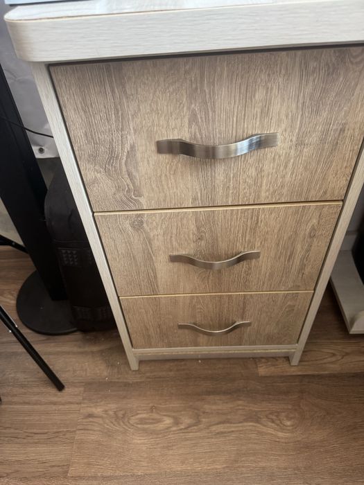 Продам кровать и стол