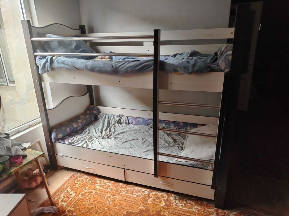 Продаю кравать детская двухэтажная б/у