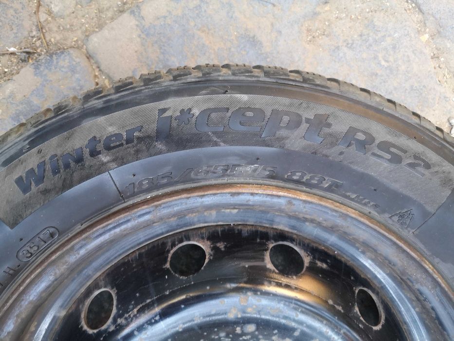 Set roți anvelope iarnă cu jante oțel 185/65/R15 pentru Dacia Logan