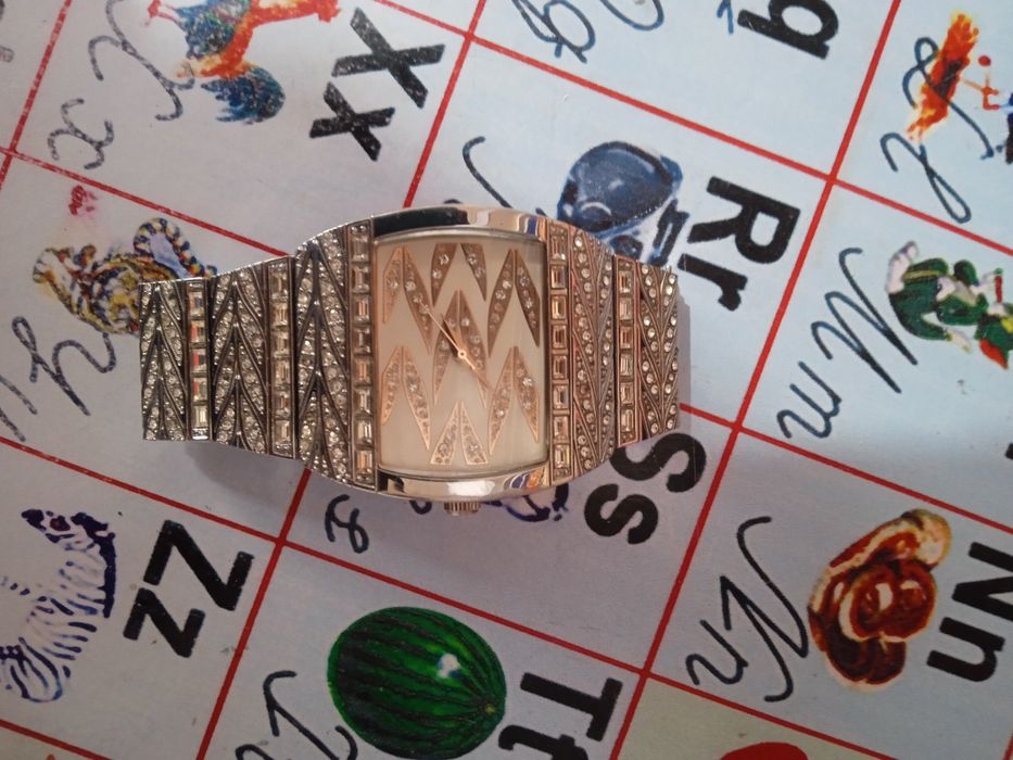 Soat orginal sotiladi