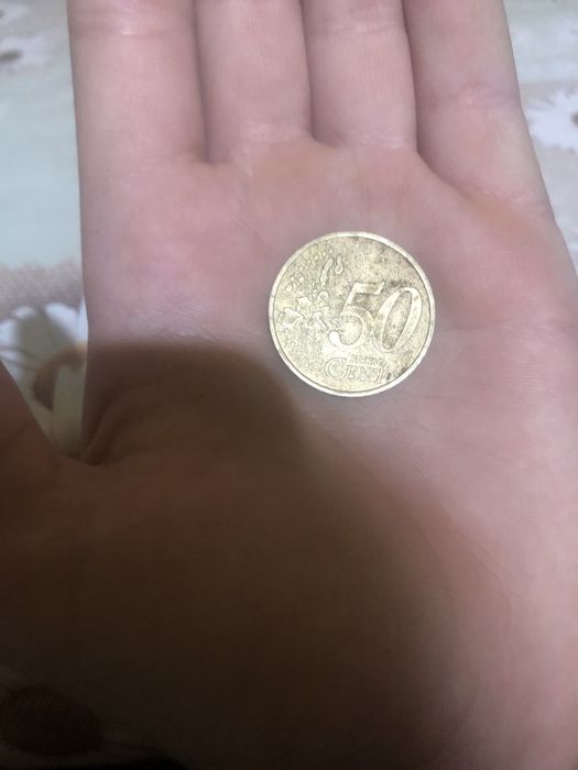 Vând monede 10 centi 50 lei si 50 centi