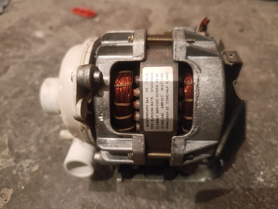 Помпа за съдомиялна машина Whirlpool /Bonferraro Euro98/Matr. 121200A0