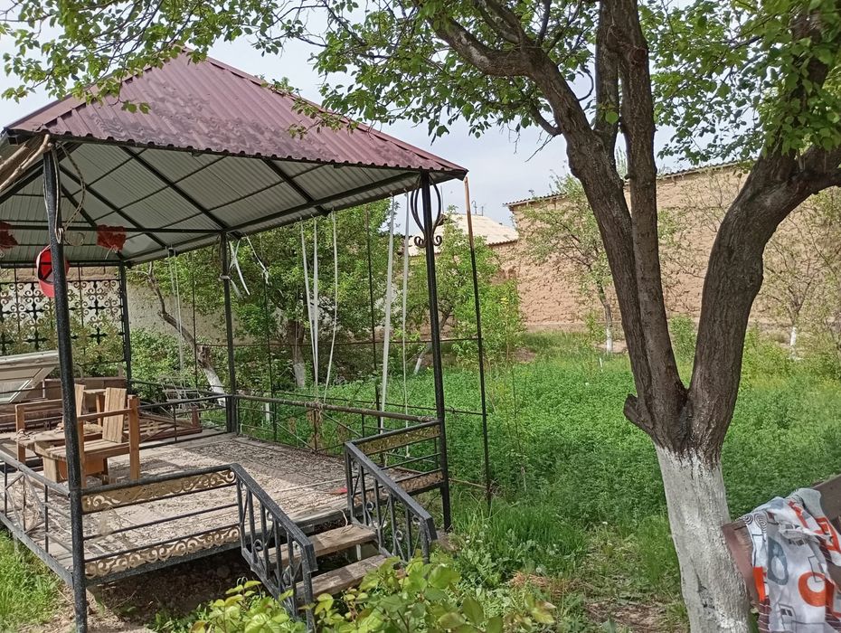 Үй сатылады.Бау бақшасы мен.15 млн.Бағасы келісімді.