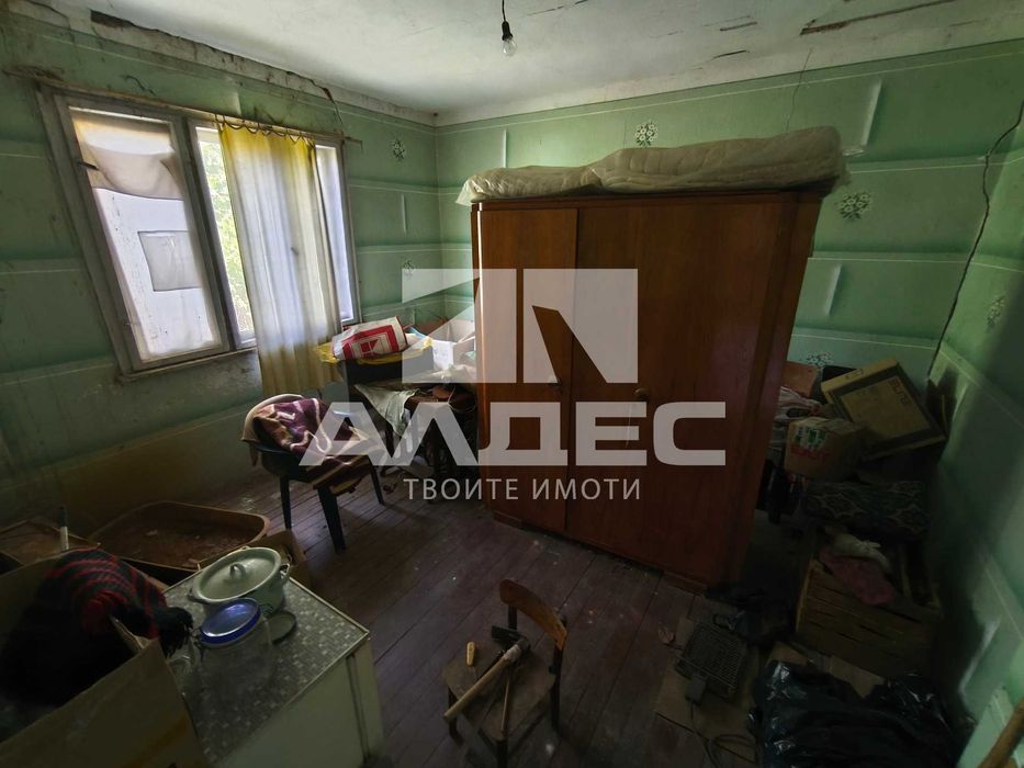 Продава се къща в с. Чеканчево, общ. Горна Малина!