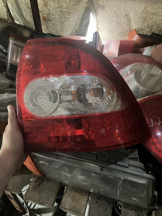 Продам задние фонари приора