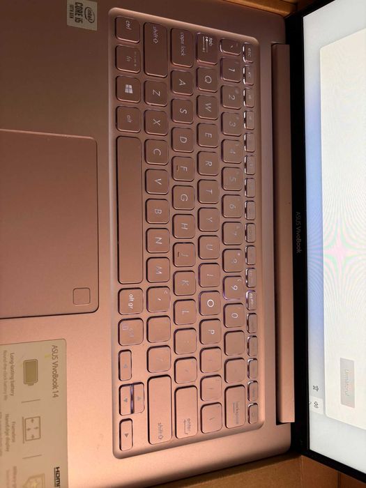 Laptop ASUS VivoBook 14 – Rose Gold - Windows 11 instalat