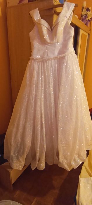 Vind rochie de mireasa