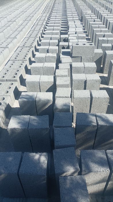 Шлакоблок гишт сотилади