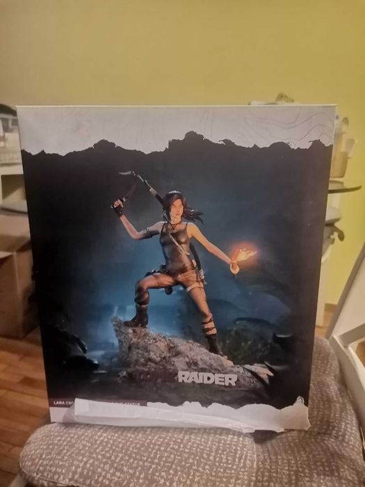 Tomb raider survivor Dark Horse figure
