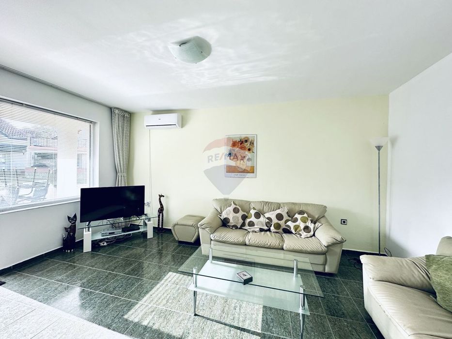 Уютна двуетажна къща за продажба, с. Кранево, Я.И.