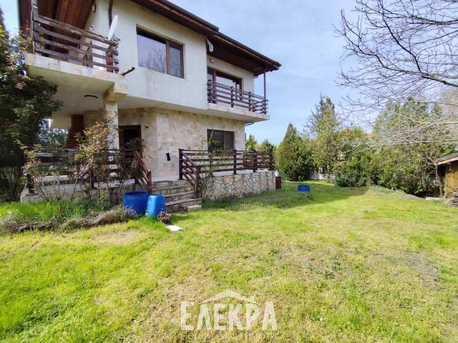 Продава се Къща в Варна, Център - 140 кв.м за 1191 €/кв.м - Снимка #1