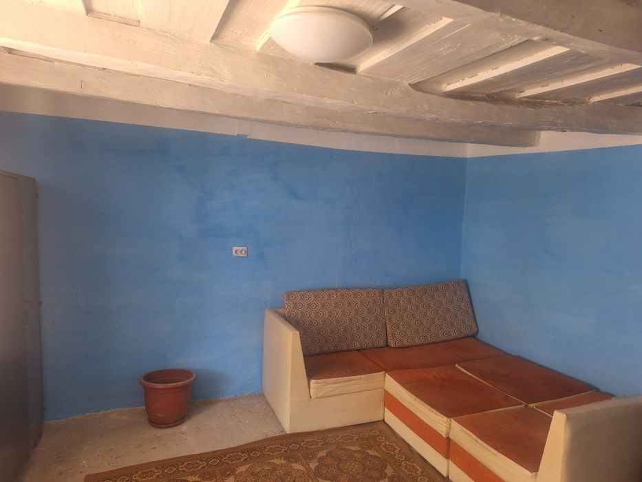 Inchiriez apartament la casa