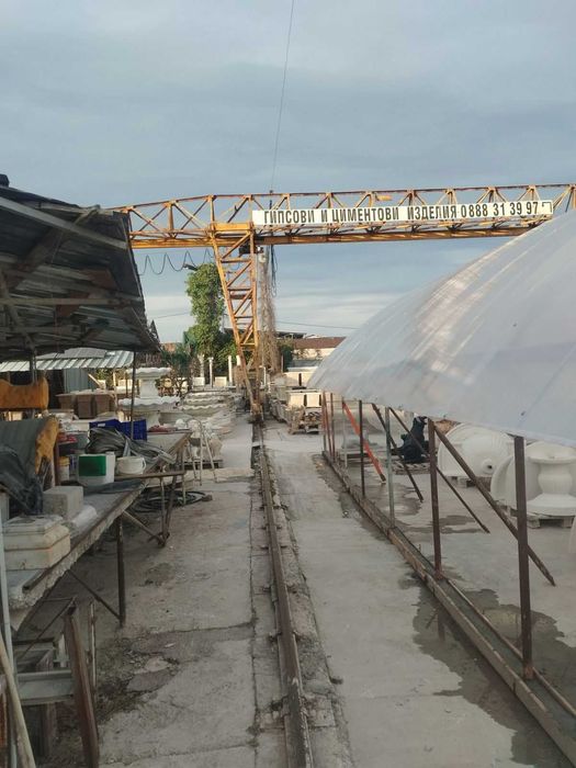 Продавам портален кран