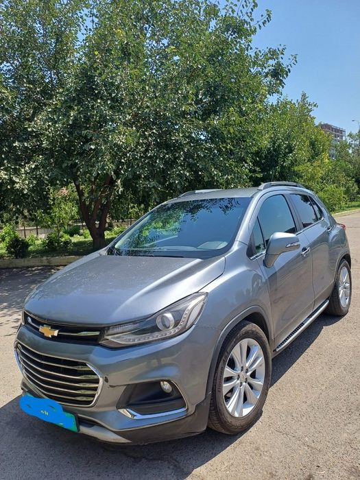 Продаю свою машину tracker 1