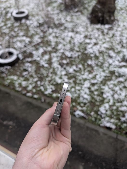 Vand/Schimb Iphone 15 pro baterie 100%