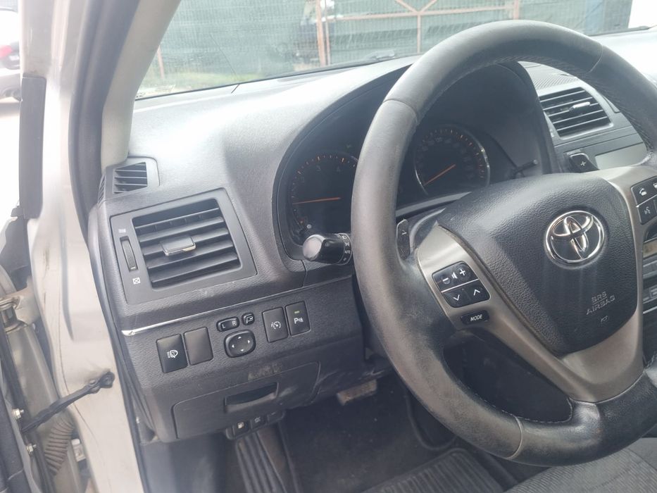 Vand Toyota Avensis t27
