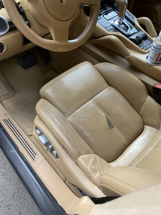 Retapițare Scaune Auto | Recondiționare Piele Originală | Reparații Tapițerie Auto