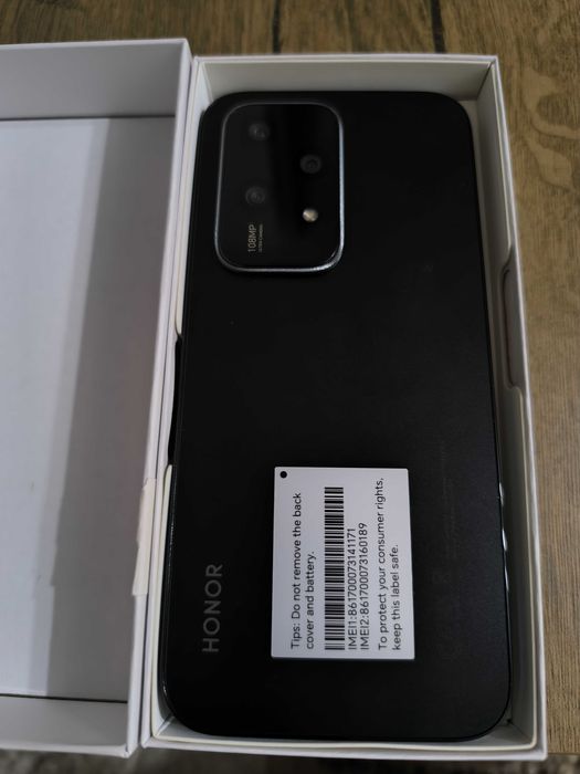 Телефон Honor 200 lite