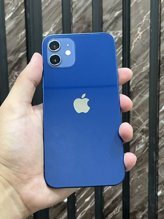 Продам iPhone 12