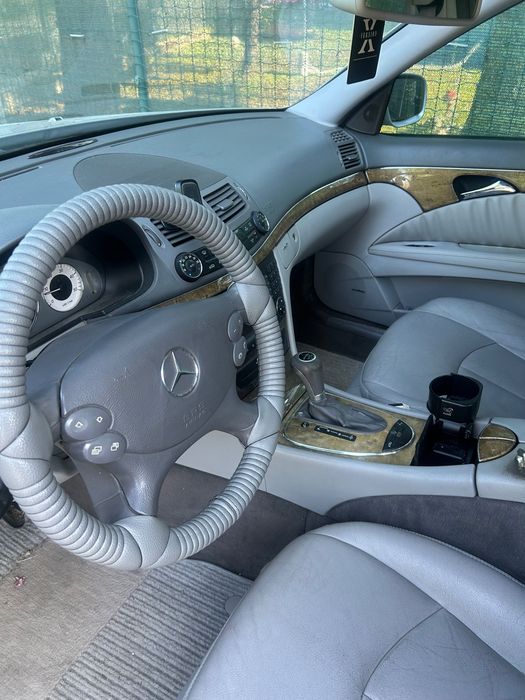 Автомобил мерцедес