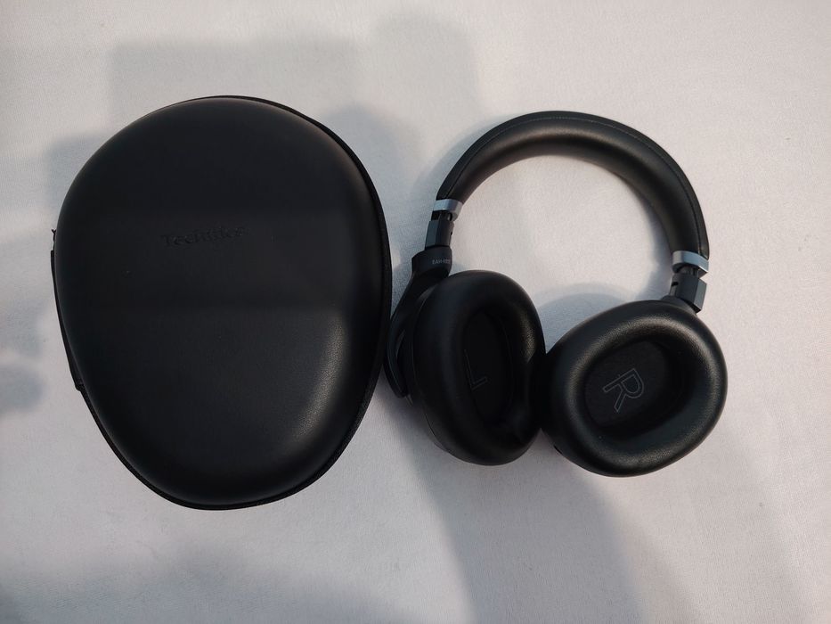 Casti Technics EAH-A800E-K, ca noi