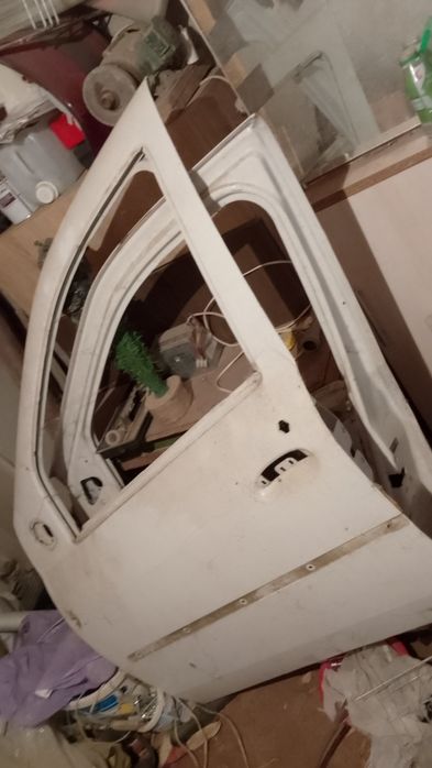 Vând Ușa logan față