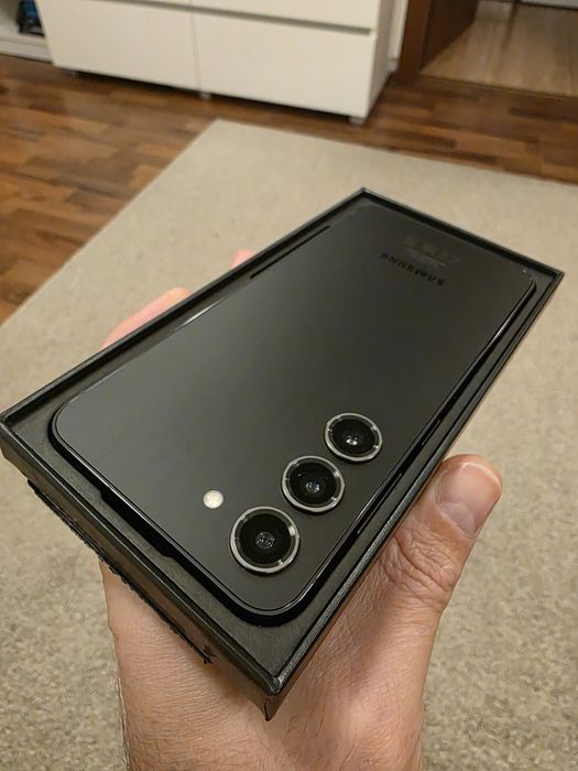 Samsung S23, 256GB garanție până în 2027