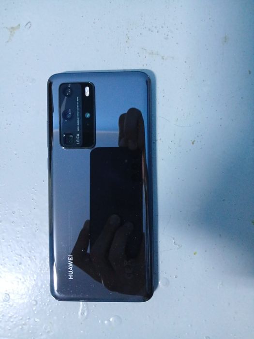 - Huawei P40 Pro