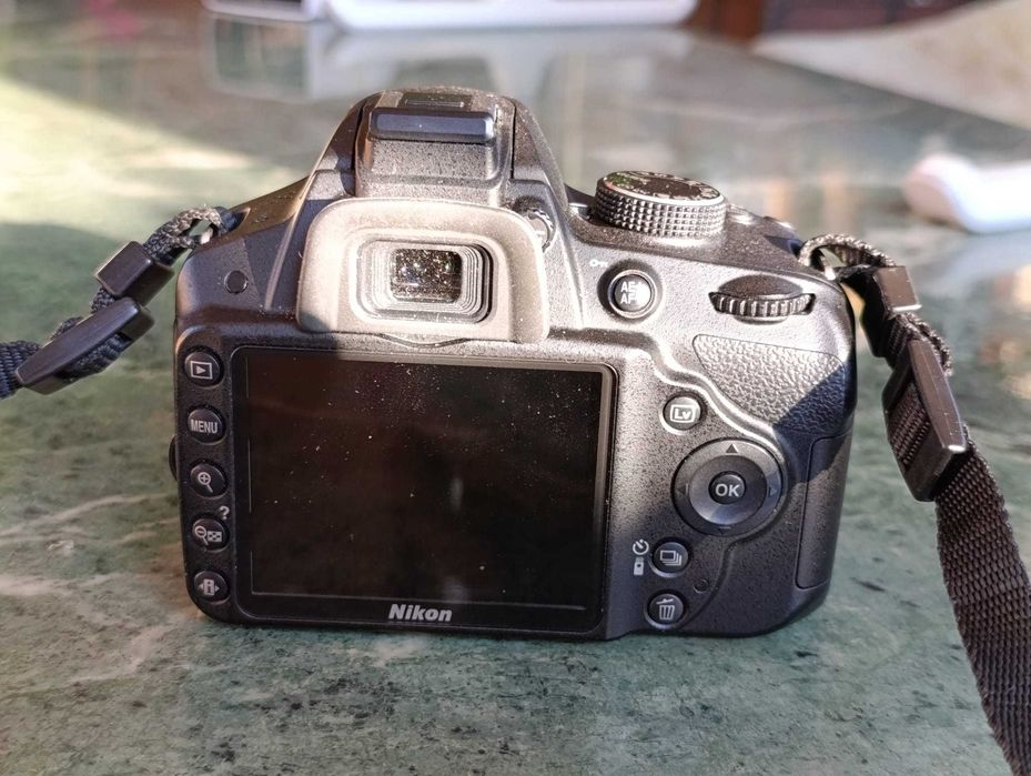 Nikon D3200 Body - Ideal pentru Începători / Stare Foarte Bună