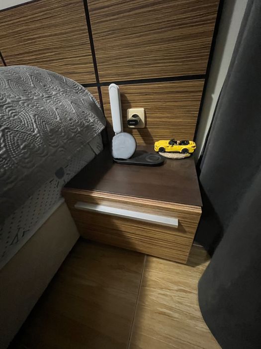 Спальня. Легло и матрак.