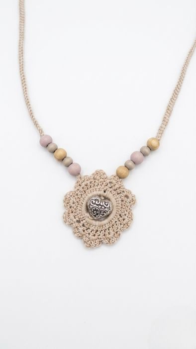 Colier Boho-Chic Handmade - Bumbac, Lemn și Inimă Filigranată (NOU)