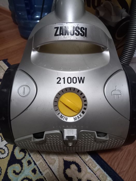 Пылесос  ZANUSSI, бренд Италия..