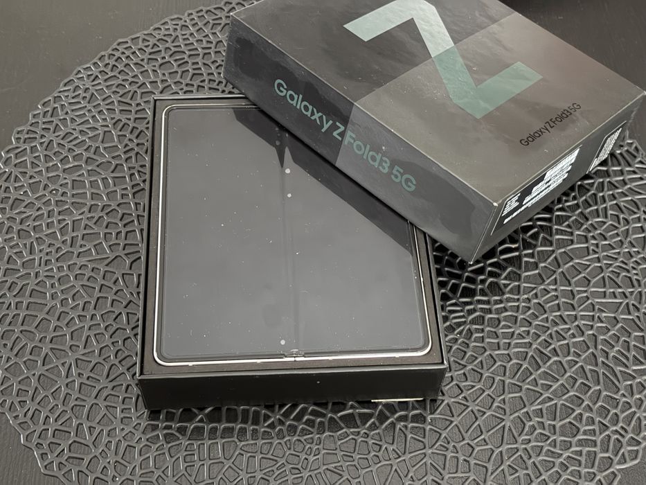 Бартер! Samsung Galaxy Z Fold 3 - Silver
