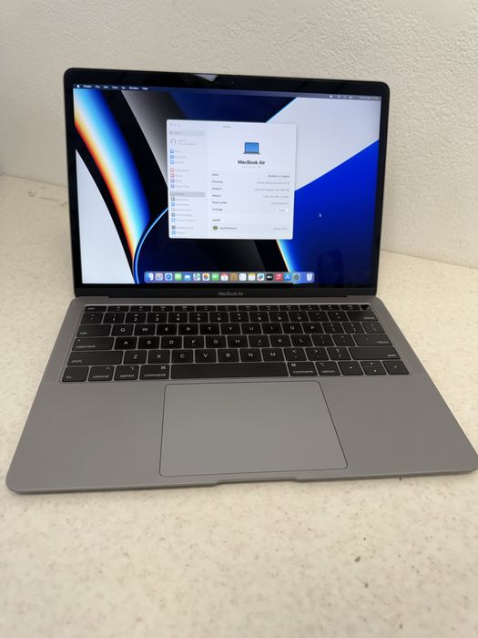 MacBook Air 2019 / i5 / 8GB Ram / 128GB Memorie