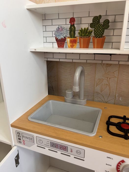 Продам детскую кухню