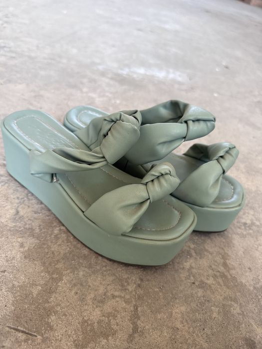 Продается обувь