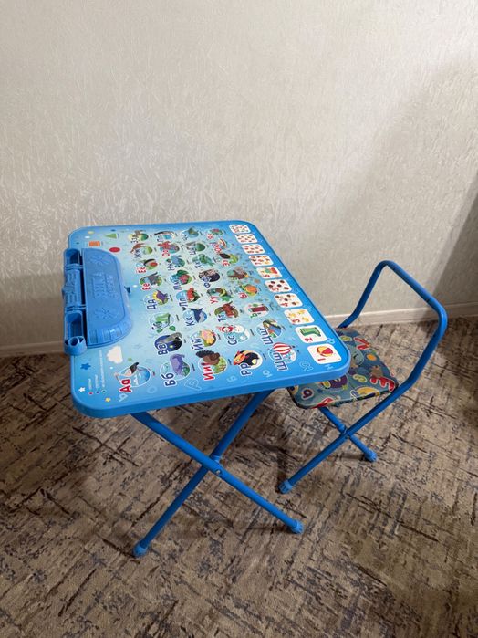 Стул со столом детский