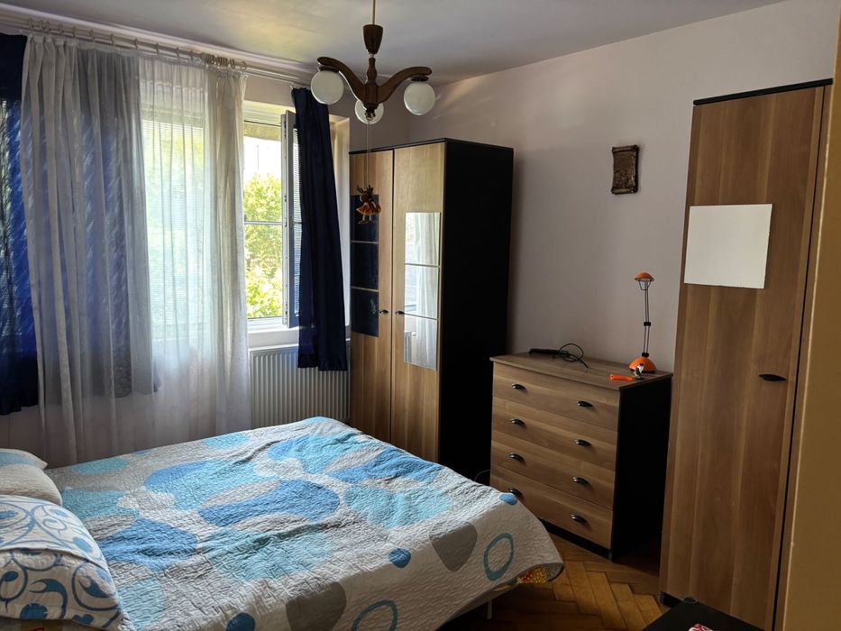 Vand apartament 2 camera in Campina, zona Scoala Centrala