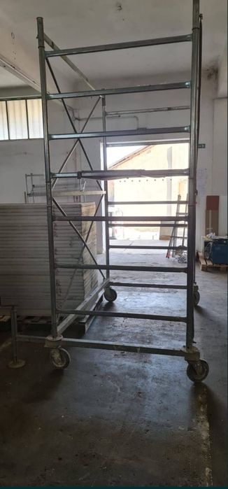 Schela mobila de închiriat