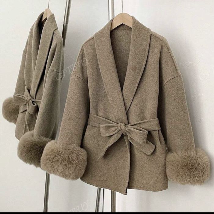 Палто с Пух  в цвят Каки размер S