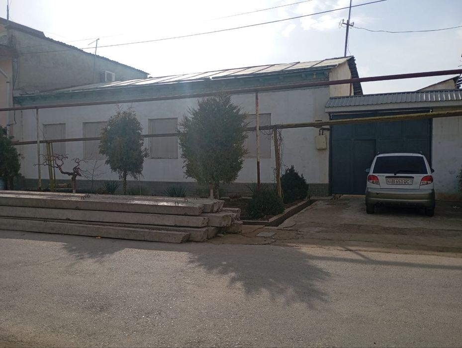 Uy sotiladi 6 sotix 7 xona remont ortacha