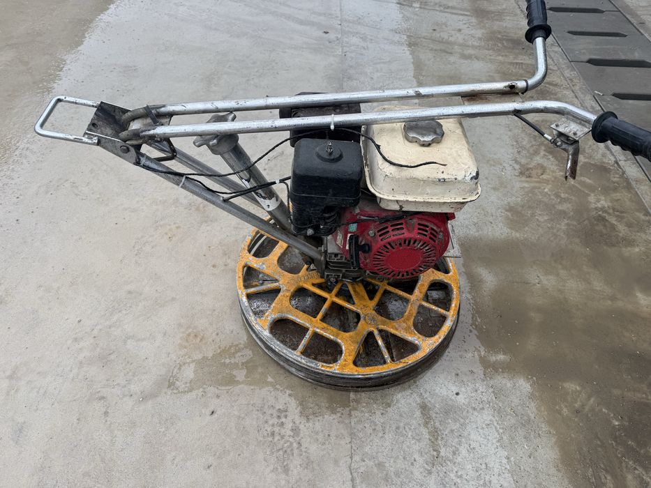 Elicopter finisat beton sau sapa