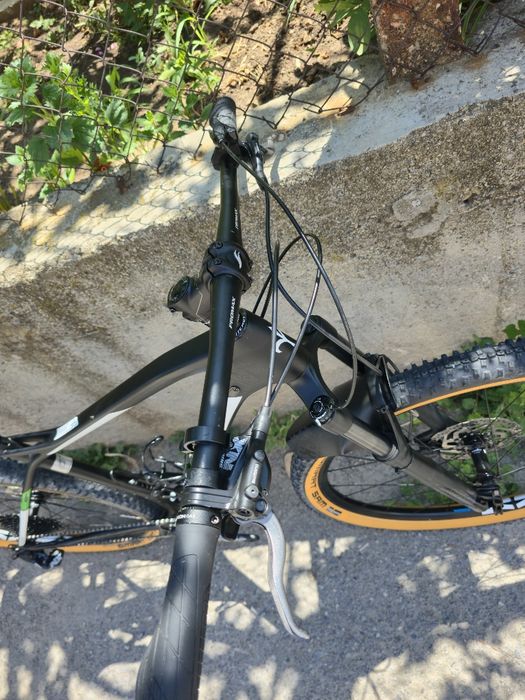 Карбонов XC велосипед цола Wilier 1x12 NX Като нов Проходни оси Rockshox Recon