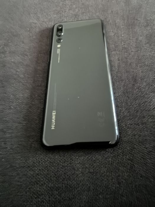 Vând Huawei P 20Pro