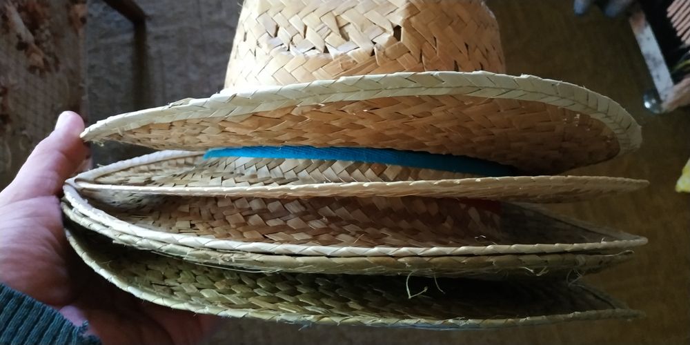 Сламени шапки стандартен размер - нови