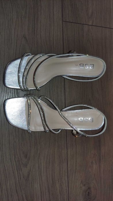 Елегантни маркови дамски сандали с камъни BSB, номер 37