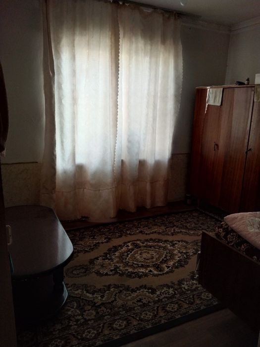 Uy sotiladi.   4 xonali 2 etaj