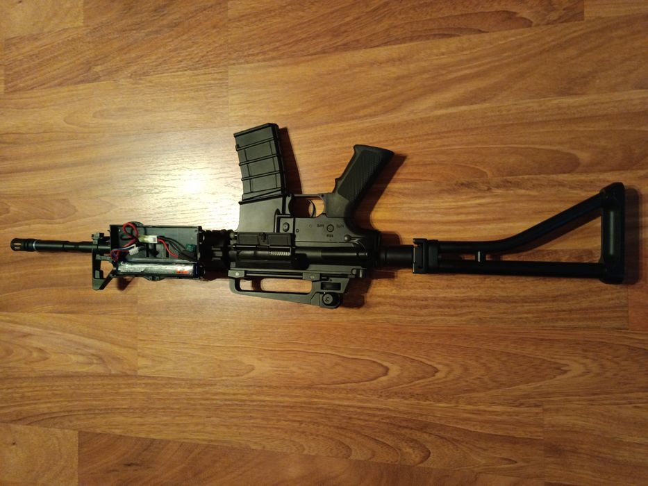 Replica Airsoft ICS M4 Metal, pat rabatabil.