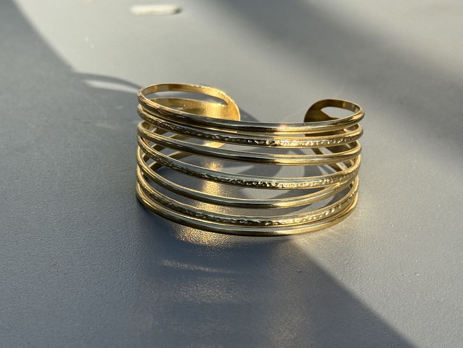 Brățară cuff oțel inoxidabil placată aur 18K – model elegant, reglabil